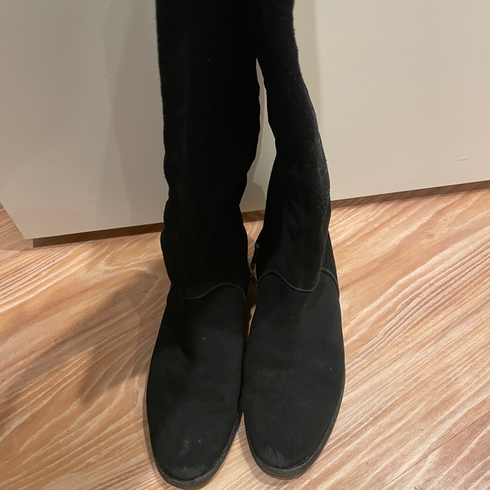 UGG Daley Riding Boot in Black Suede